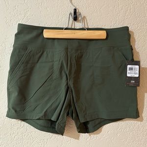 Mountain Hardware Dynama 2 short Brand New with tags